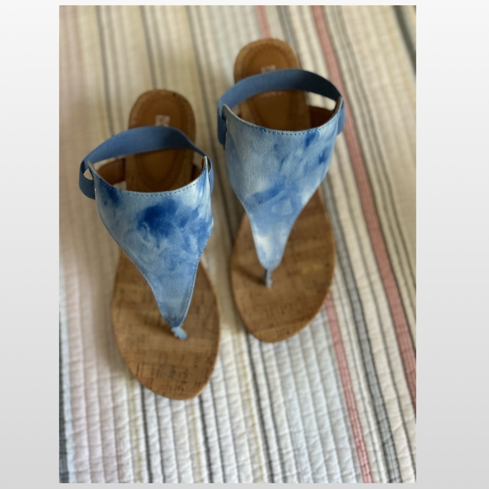 White Mountain Blue Tie-Dye Sandals